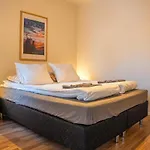 Arctic Base: 2-room Cozy