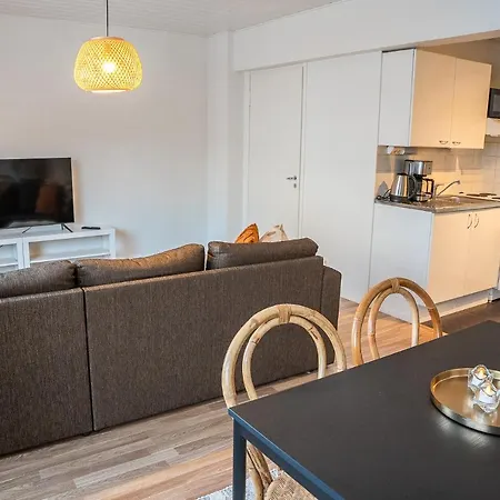 Arctic Base: 2-room Cozy *